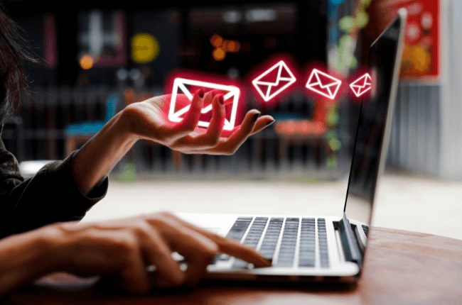 Sử dụng ngôn từ lịch thiệp khi viết email bằng tiếng Anh cho Giáo viên nước ngoài