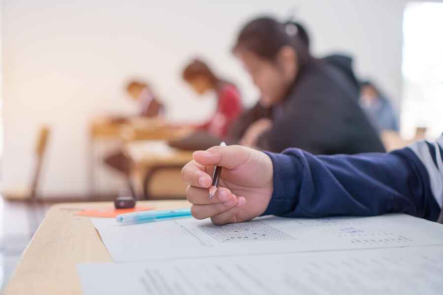 What Are Some Cons Of Standardized Testing? Despite its benefits, standardized testing also has some potential drawbacks